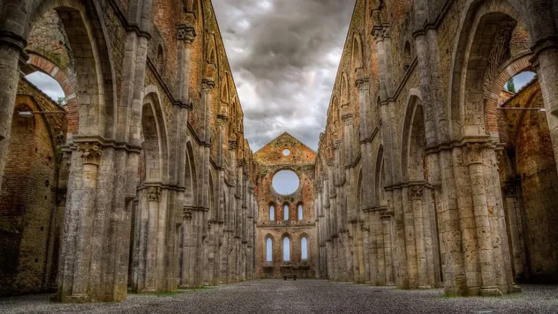 The complete history of doors | PIRNAR