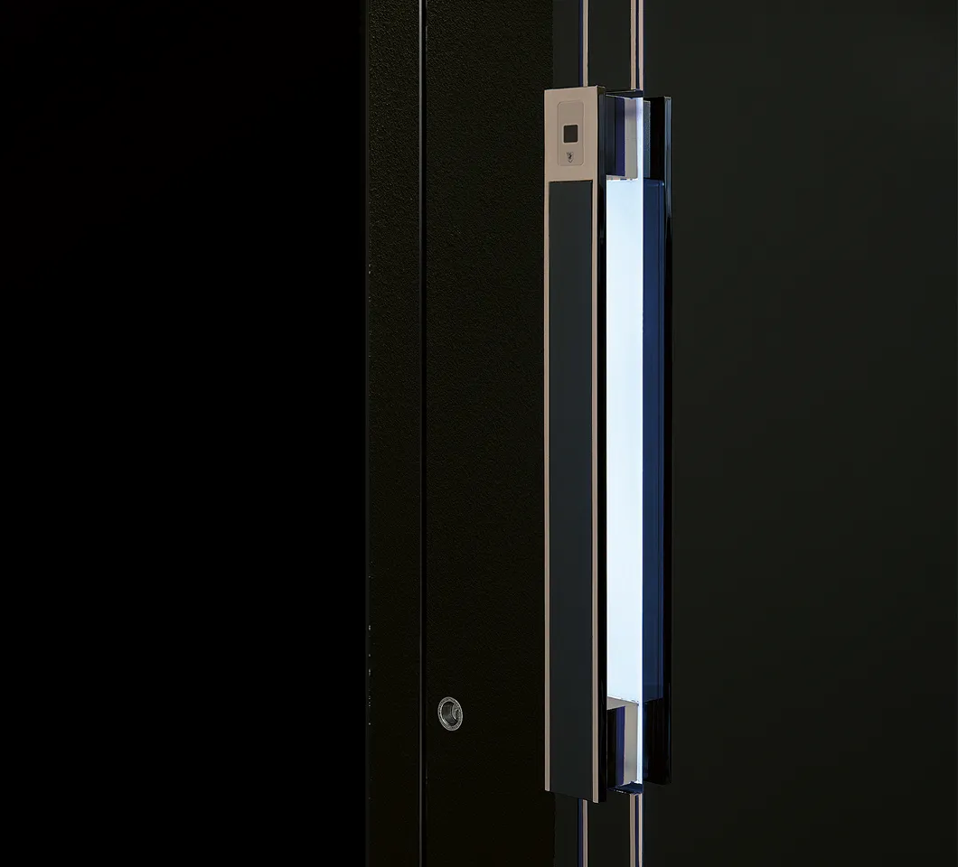 OneTouch handle
