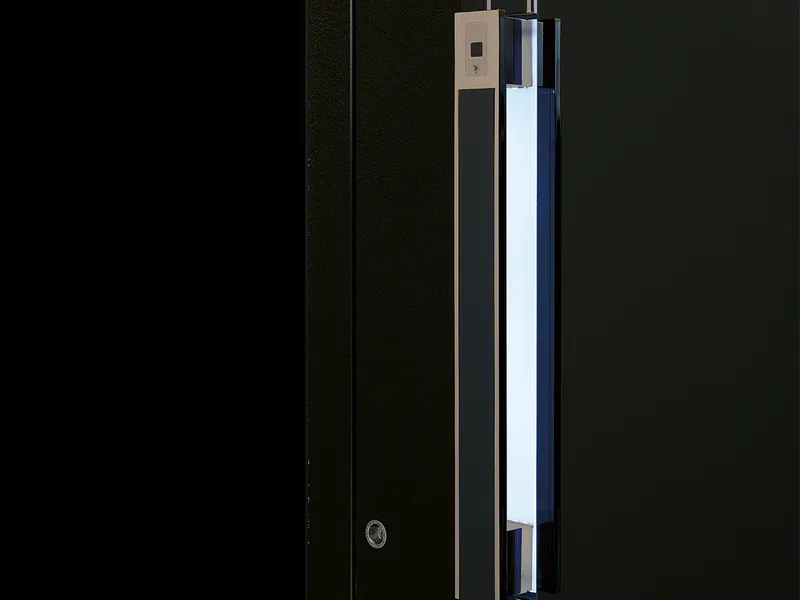 OneTouch handle