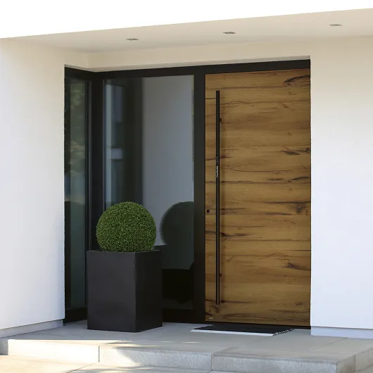 Large choix de couleurs pour les portes d'entrée Optimum