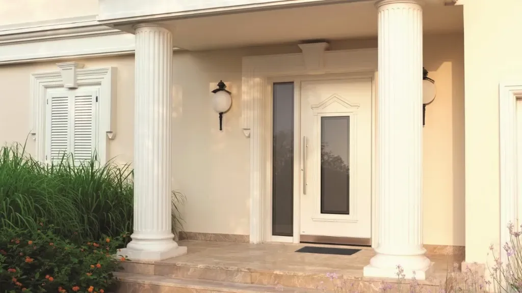 Energieeffizienz und Sicherheit bei Holz-Haustüren mit Seitenteil