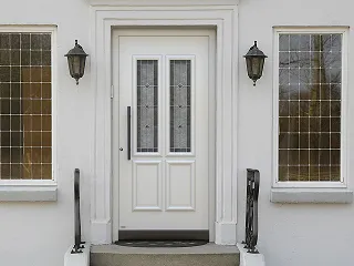 Lesena zunanja vrata kolekcije Classico