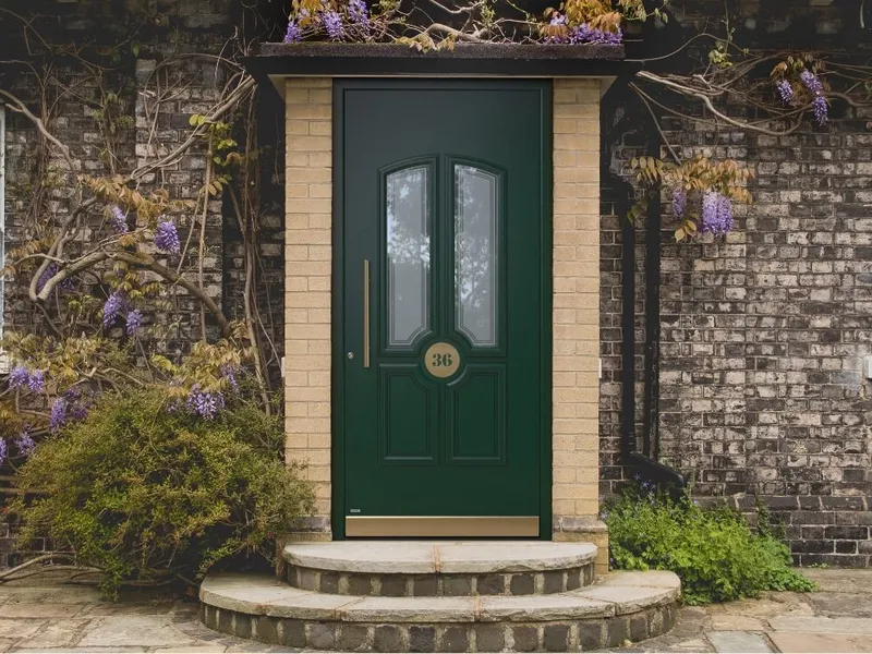 Fertigung hochwertiger Pirnar Haustüren im Landhausstil in moderner Manufaktur