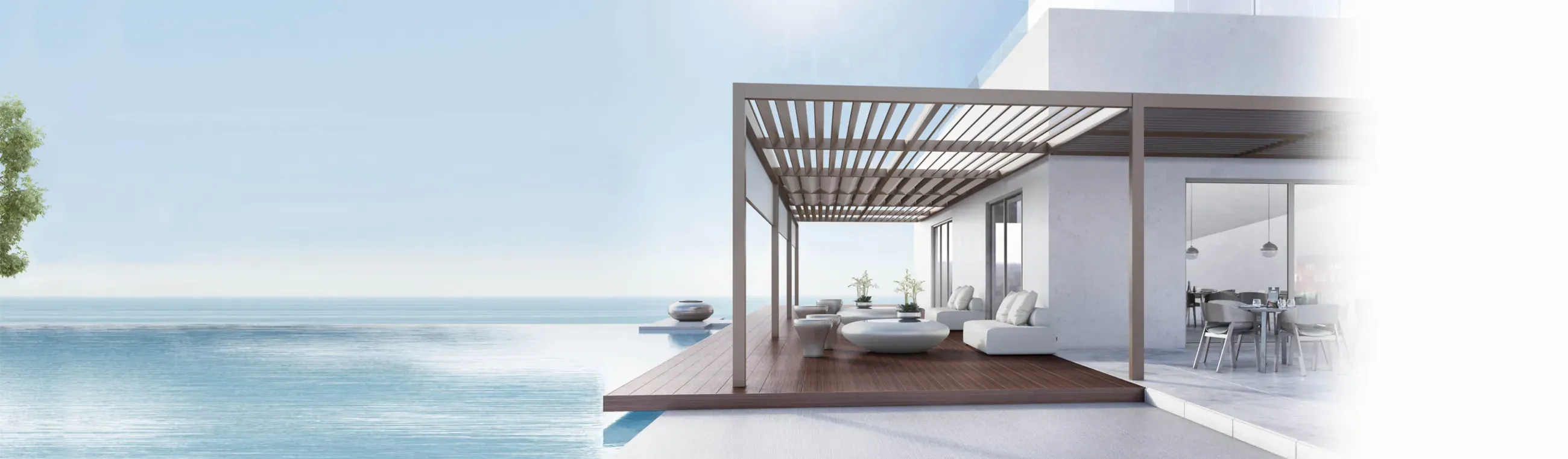 Pergola z lesenimi lamelami nad teraso ob bazenu, s sedežno garnituro in jedilno mizo v ozadju.