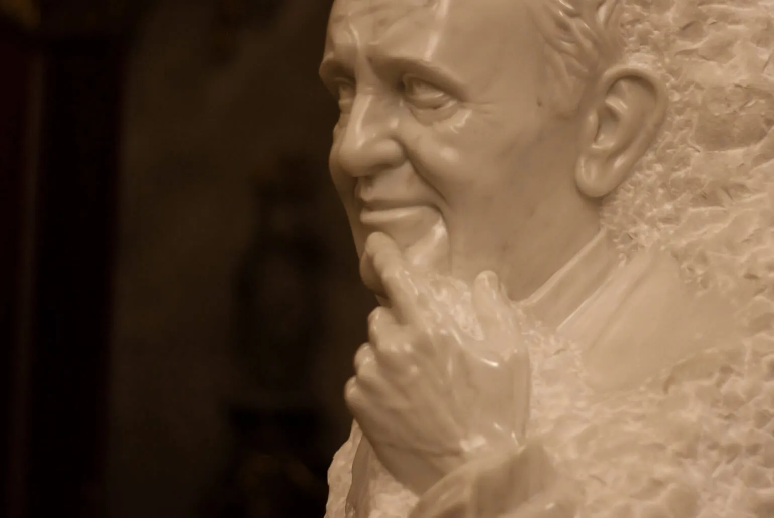Exclusive sculptural portraits of Pope Francis
