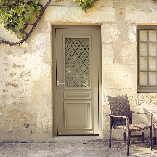 Reference of colored doors around the world