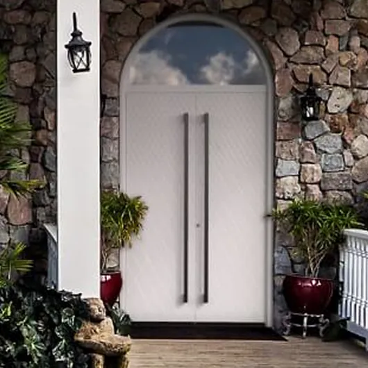 Reference of colored doors around the world