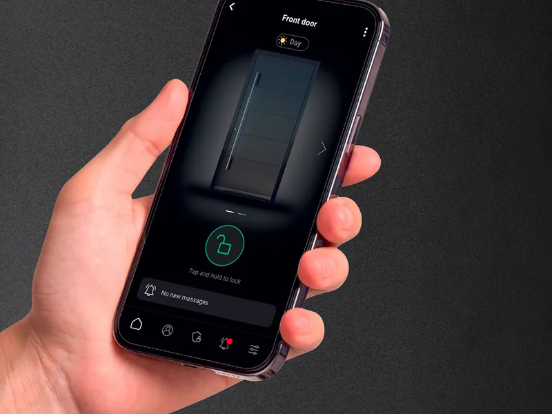 Smart management of entrance doors with an app