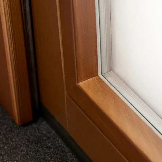 Spruce door leaf