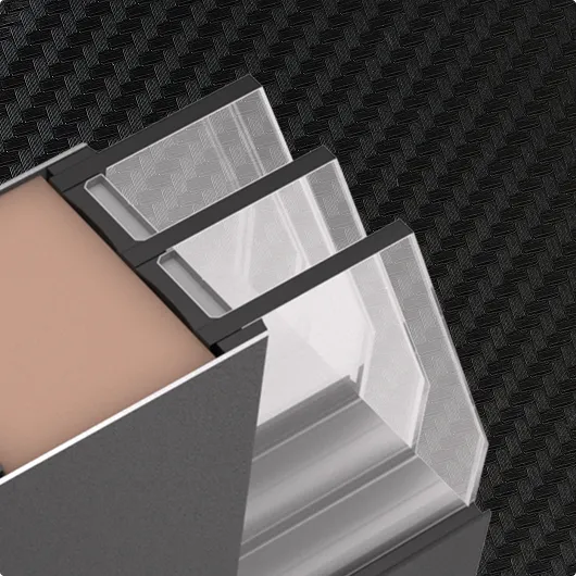 Vhodna vrata s trojslojno zasteklitvijo