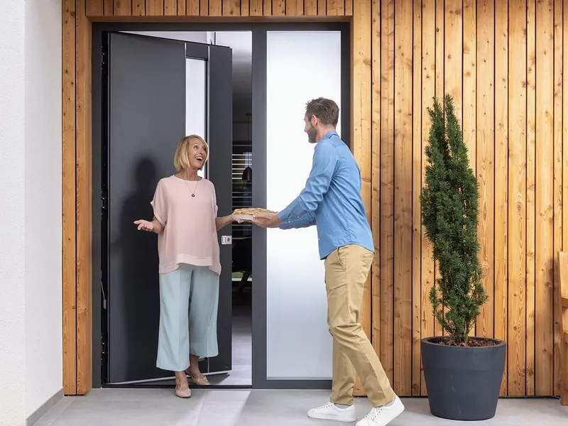 Haustüren nach außen öffnend