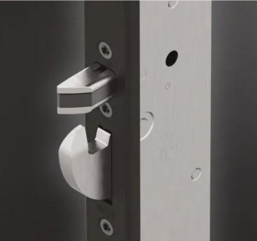 Verriegelungssysteme für Pivot-Türen