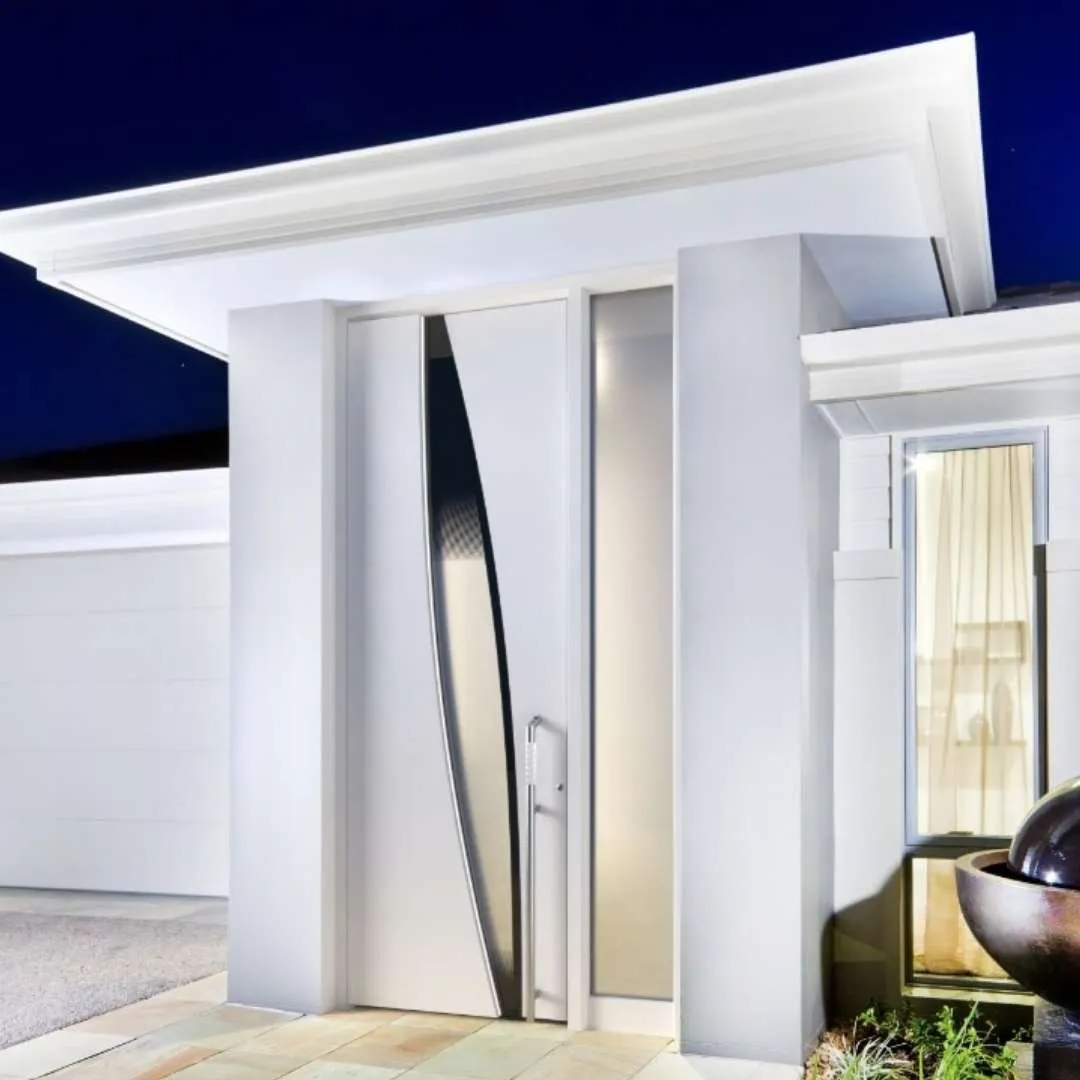 Weiße moderne Haustür