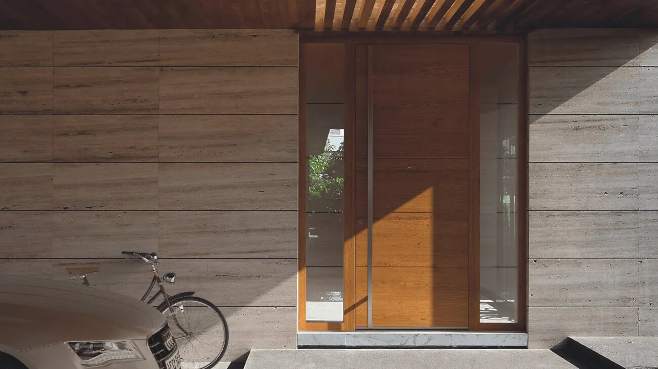 Pirnars wooden doors and sidelights