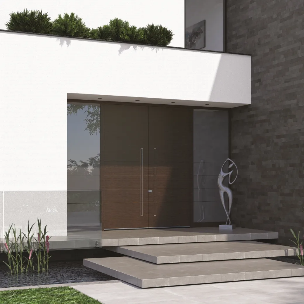 Wooden front door with natural insulation